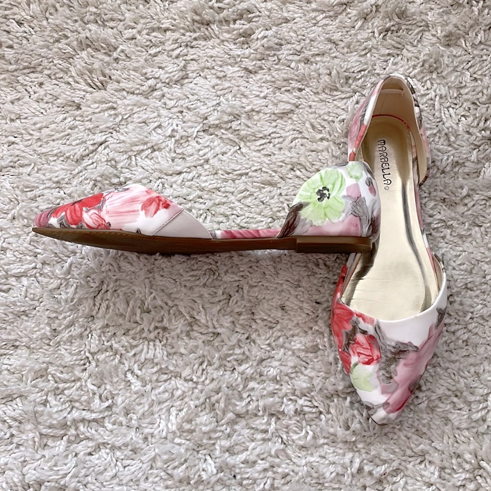Floral, Pointed Toe Ballet Flats - Picture 2 of 4